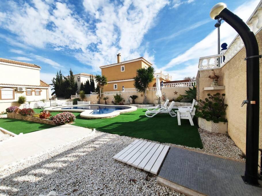 Bazén v ubytování Tu chalet con piscina privada nebo v jeho okolí