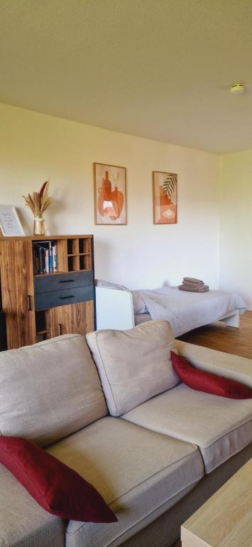 Posezení v ubytování Fully equipped two-room apartment with balcony