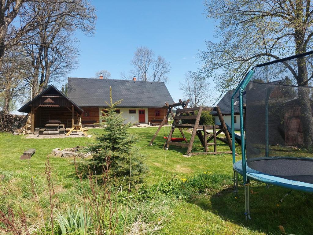 Zahrada ubytování Chalupa Jadrná 1