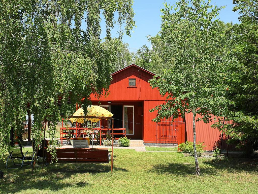 Vonkajšia záhrada v ubytovaní Chalet Rosso by Interhome