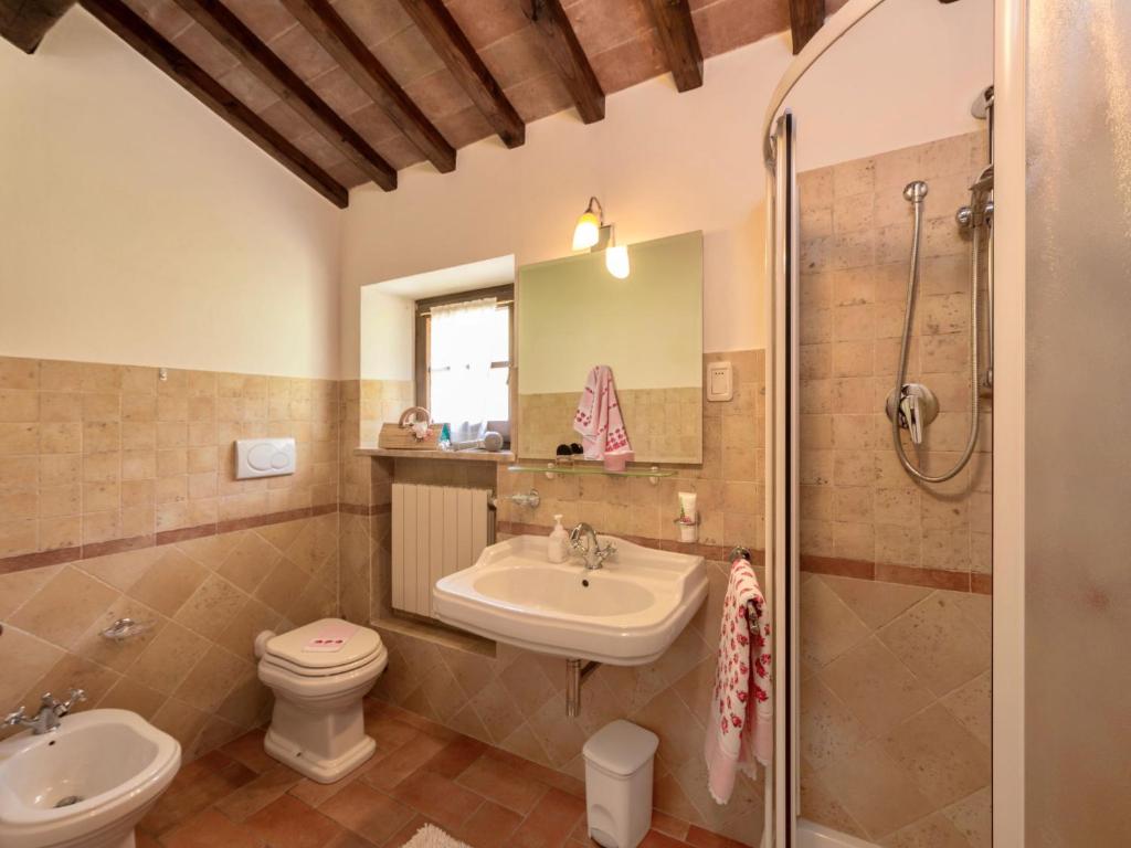 Łazienka w obiekcie Holiday Home Casa Graziani-1 by Interhome