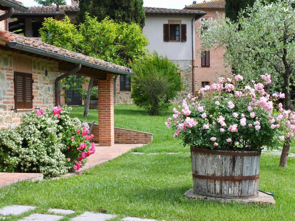 Ogród w obiekcie Holiday Home Casa Graziani-1 by Interhome
