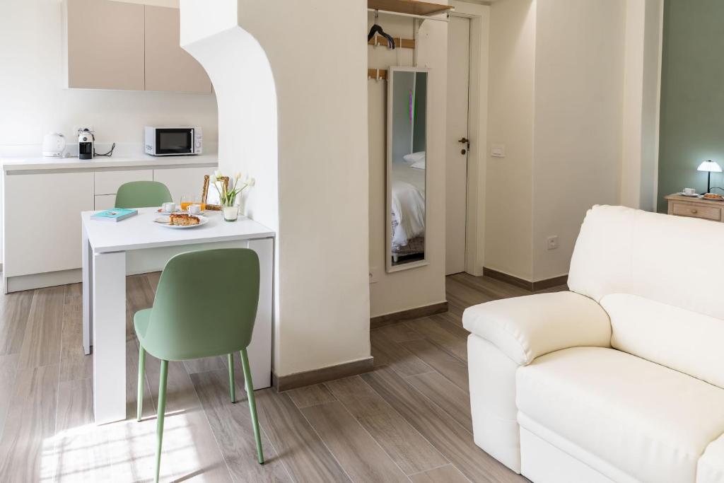 Imagen de la galería de Borgo dei Nonni - Menaggio by LoveComo, en Menaggio