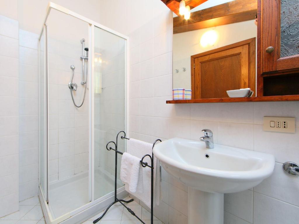 Kúpeľňa v ubytovaní Apartment Noemi by Interhome