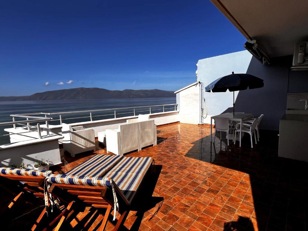 Sky & Sea viewing Apartment