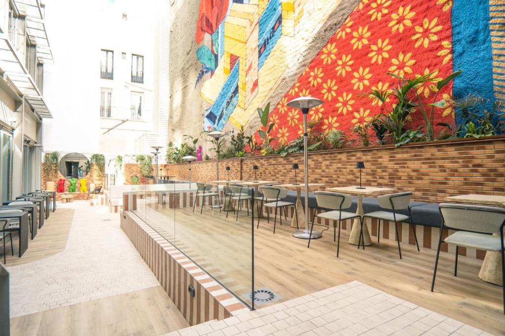 Akeah Hotel Gran Vía - Resim 18