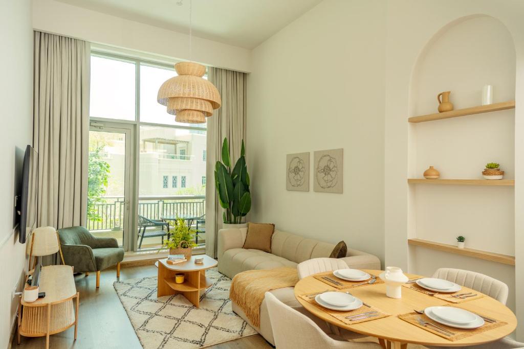 Posezení v ubytování Downtown Oasis Luxury One-bed in Downtown Dubai