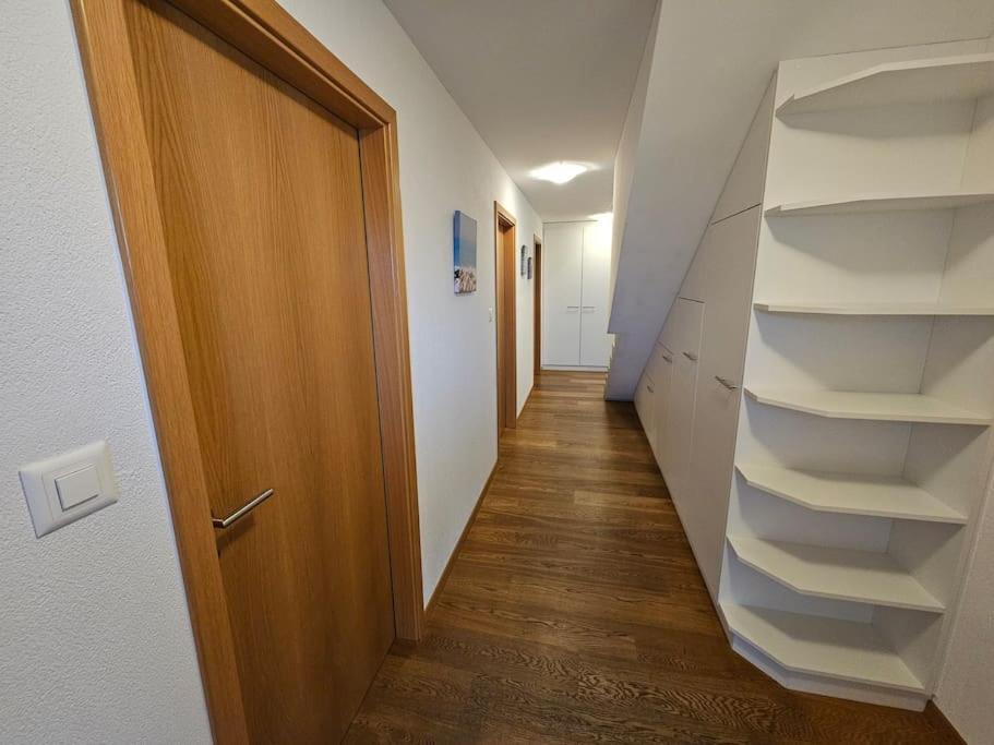 Fotografie z fotogalerie ubytování Private Etage 5 Min vom Bahnhof - Parken - Küche - Netflix v destinaci Widnau
