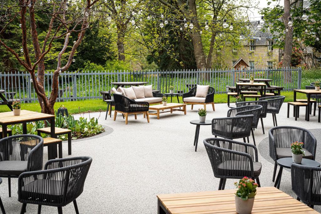 The Scholar - Resim 23