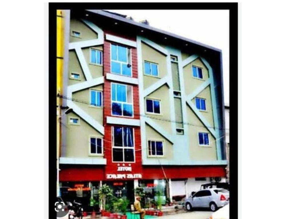 El edificio en el que está el hotel