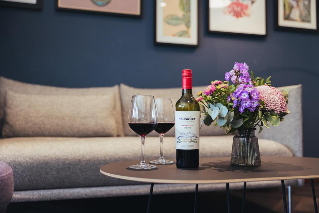 The Scholar - Resim 34