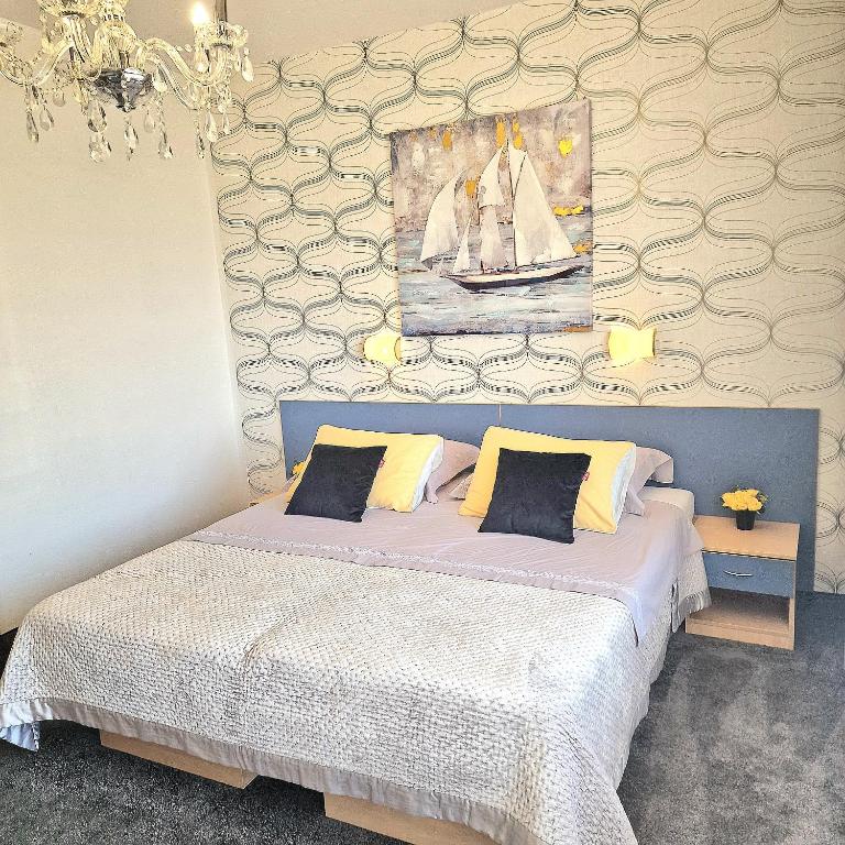 Posteľ alebo postele v izbe v ubytovaní Rooms Ana