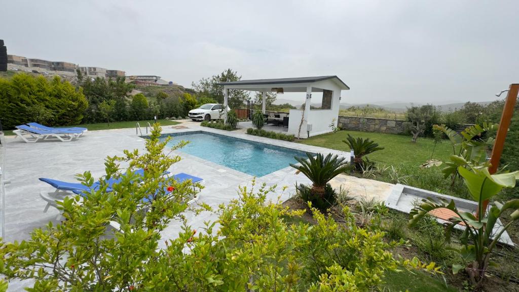 Bazén v ubytování Villa Akasya with private pool nebo v jeho okolí