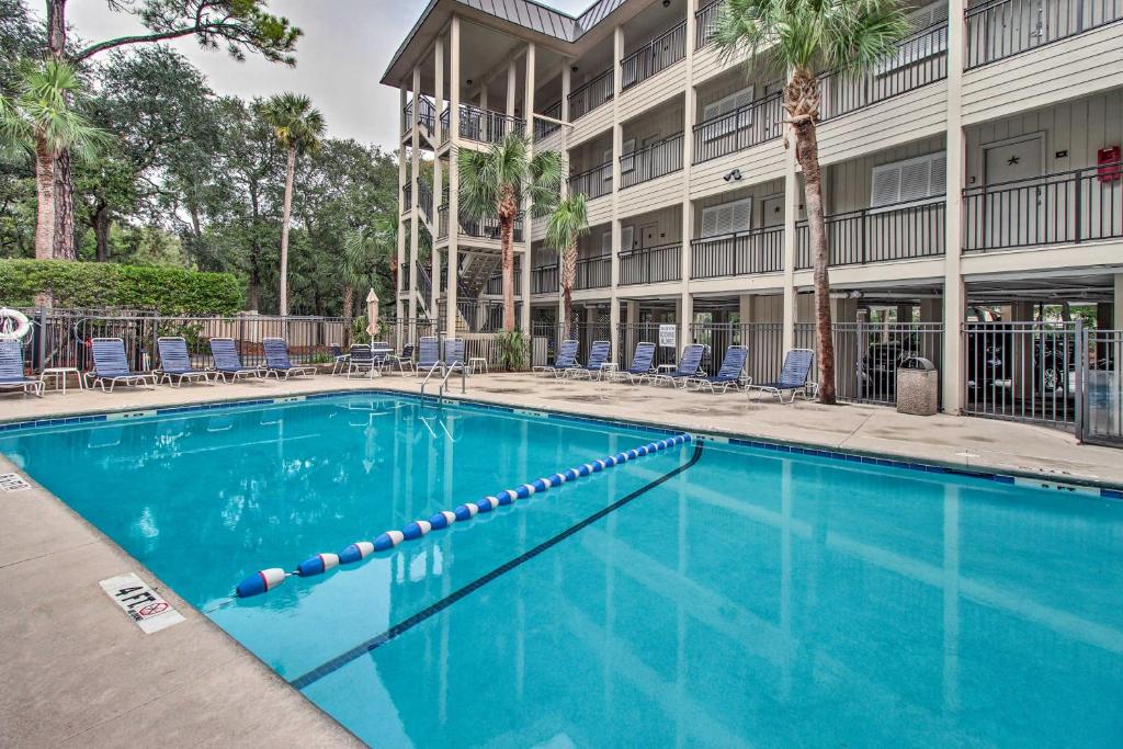 Hilton Head Condo with Pool and Private Beach Access!, Hilton Head