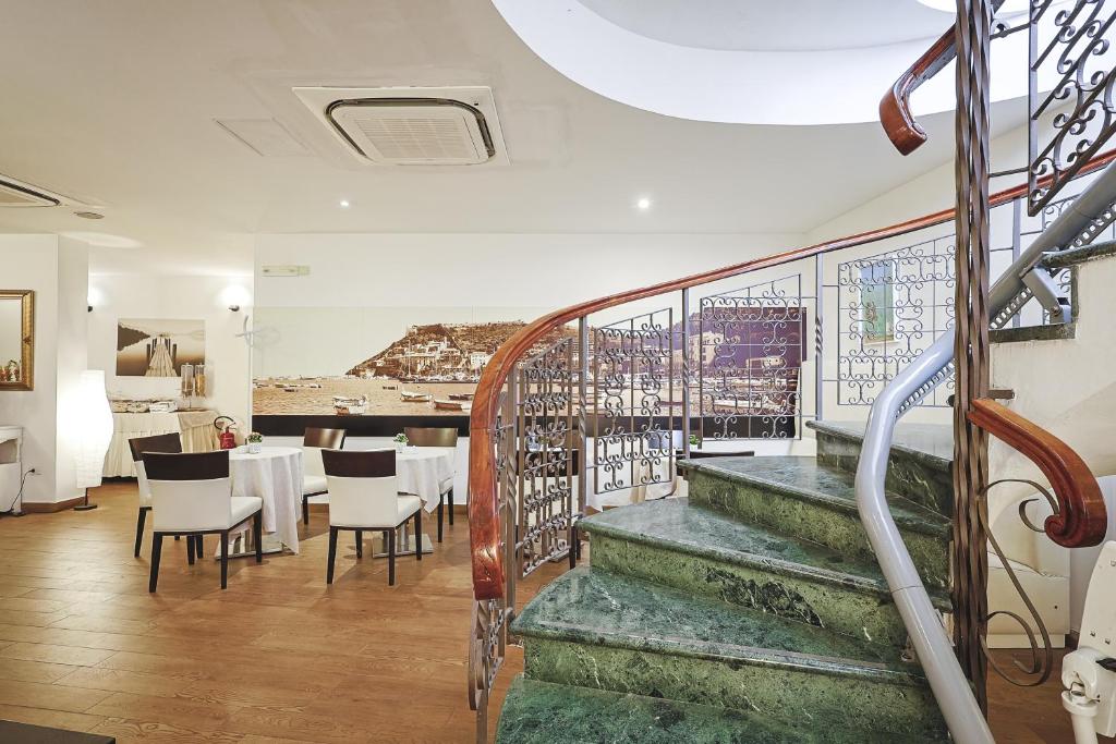 Posezení v ubytování Bi Hotel