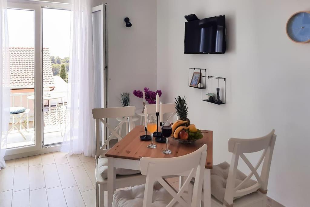 Walk to the Beach from a Cool and Modern Apartment