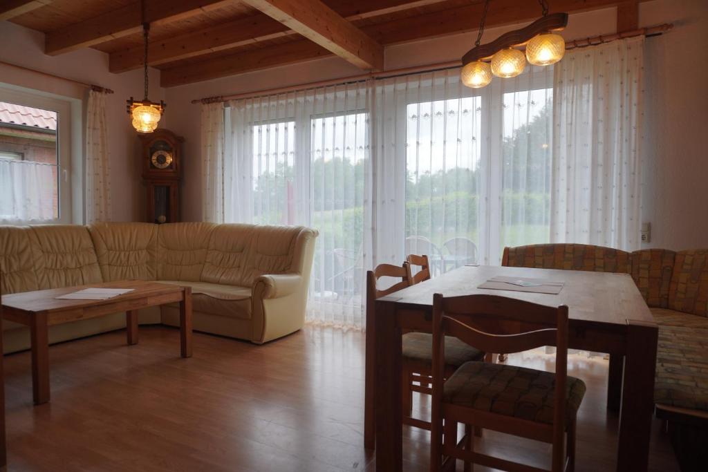 Posezení v ubytování Alcor Hotel Feriendorf an der Ostsee