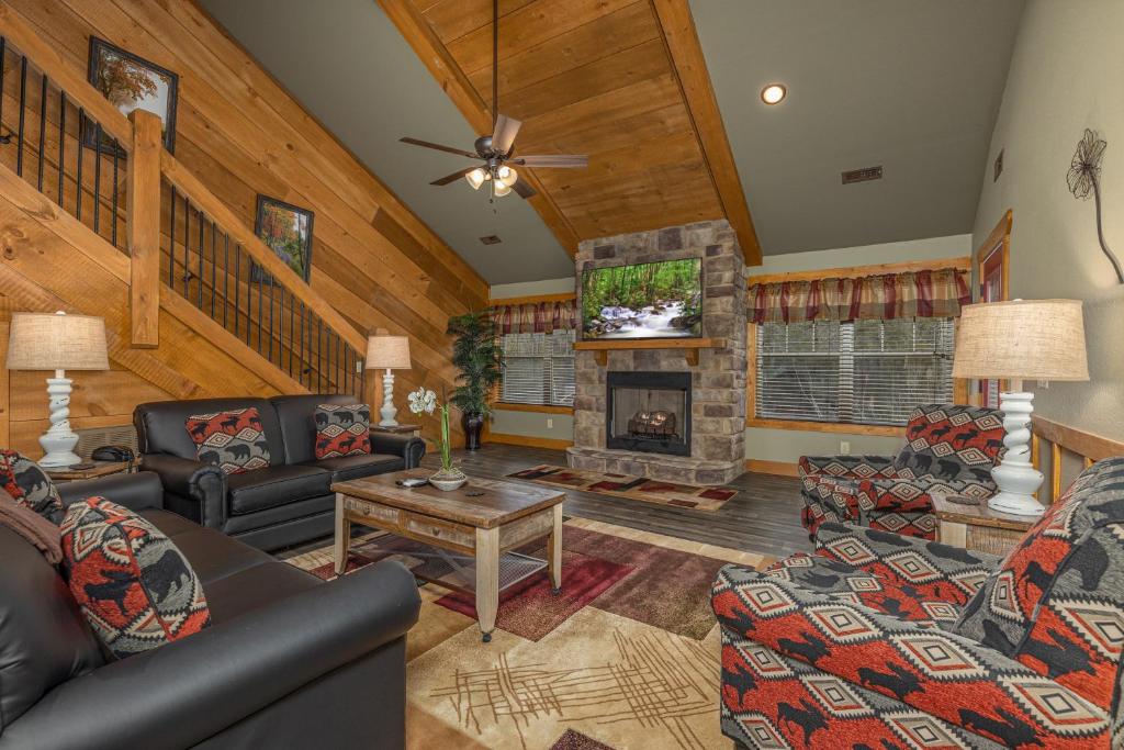 Zona d'estar a BearVue Point by Eden Crest