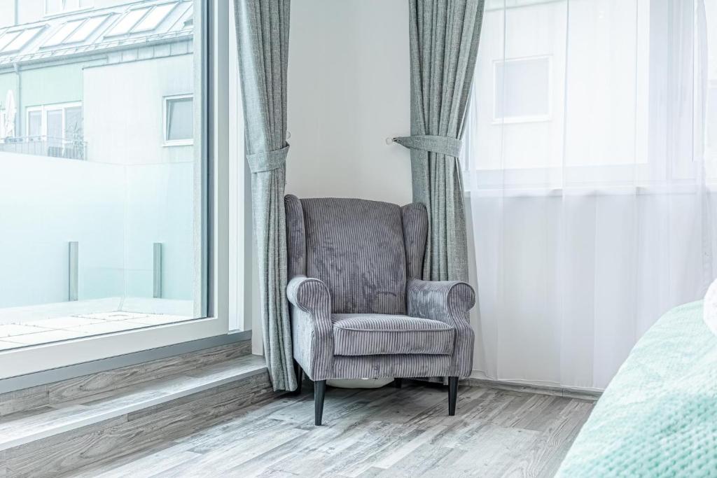 Posezení v ubytování Luxury Vienna 6BR Villa with Private Pool & Sauna - Pets allowed