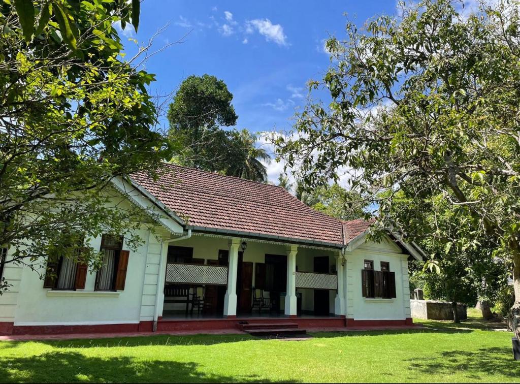 Gallery image of The Glen Galle - Colonial Style Comfortable Villa in Galle