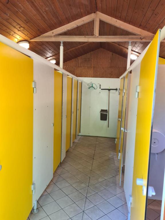 Fotografie z fotogalerie ubytování Les Chalets Guinguette v destinaci Capdenac-Gare
