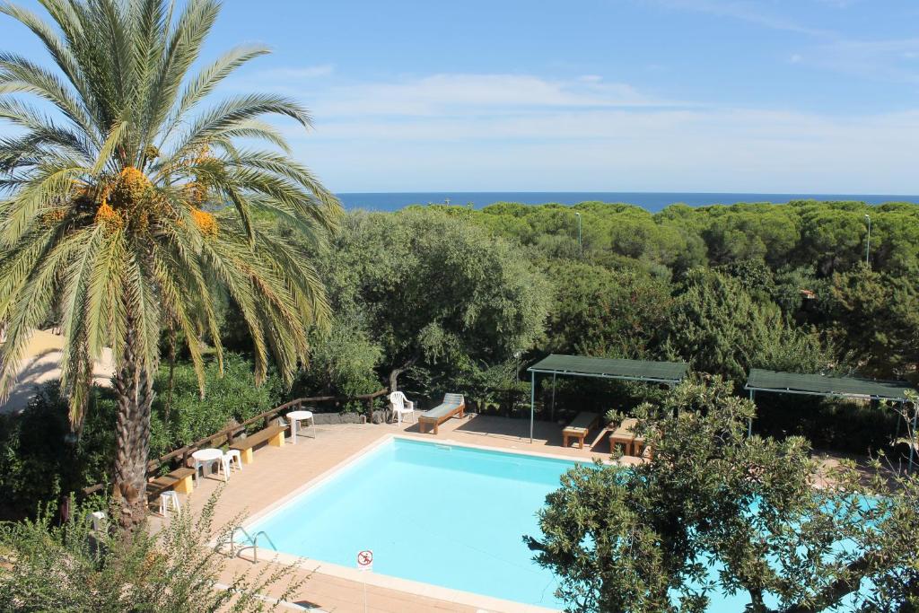 Bazén v ubytování Hotel Villa Campana nebo v jeho okolí