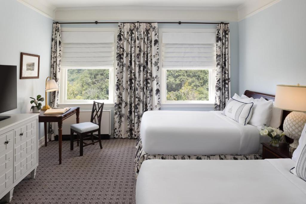 The Omni Homestead Resort & Spa - Ada Deluxe Room - 2 Camas Dobles