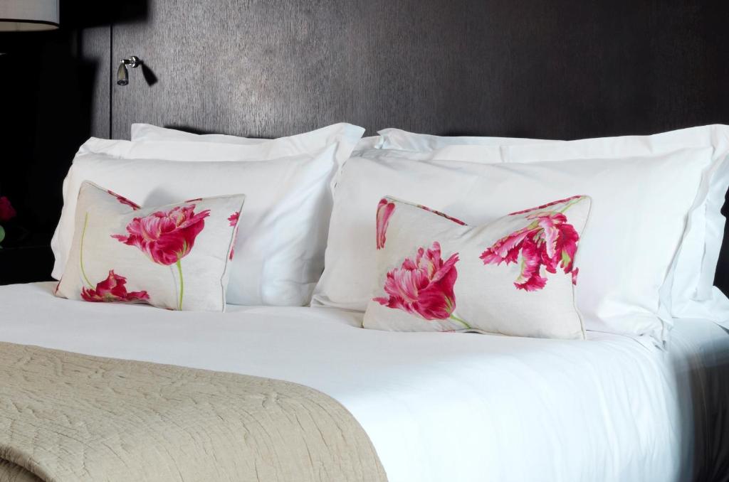 The Westbury Hotel - Deluxe King Room