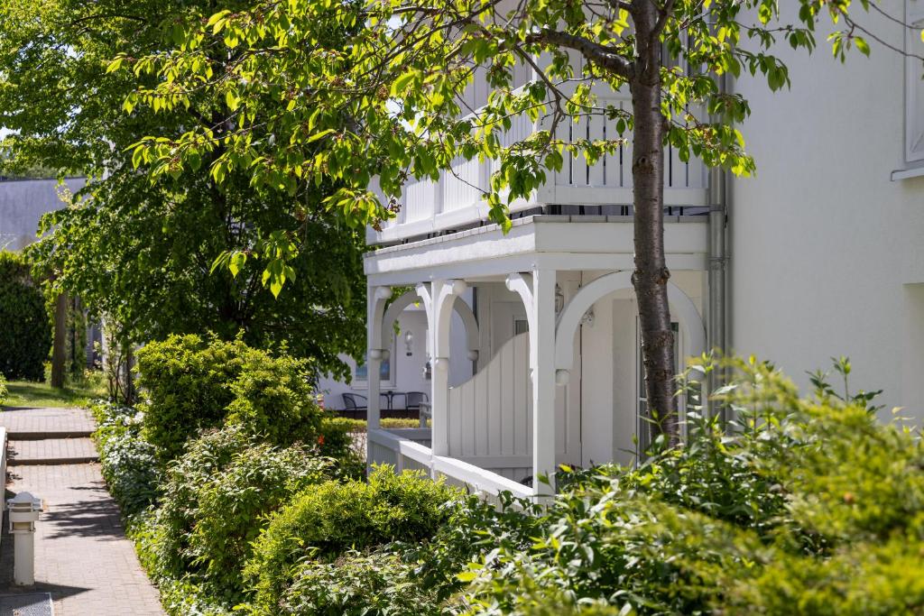 Ein Garten an der Unterkunft Villa Vesta in Top Lage