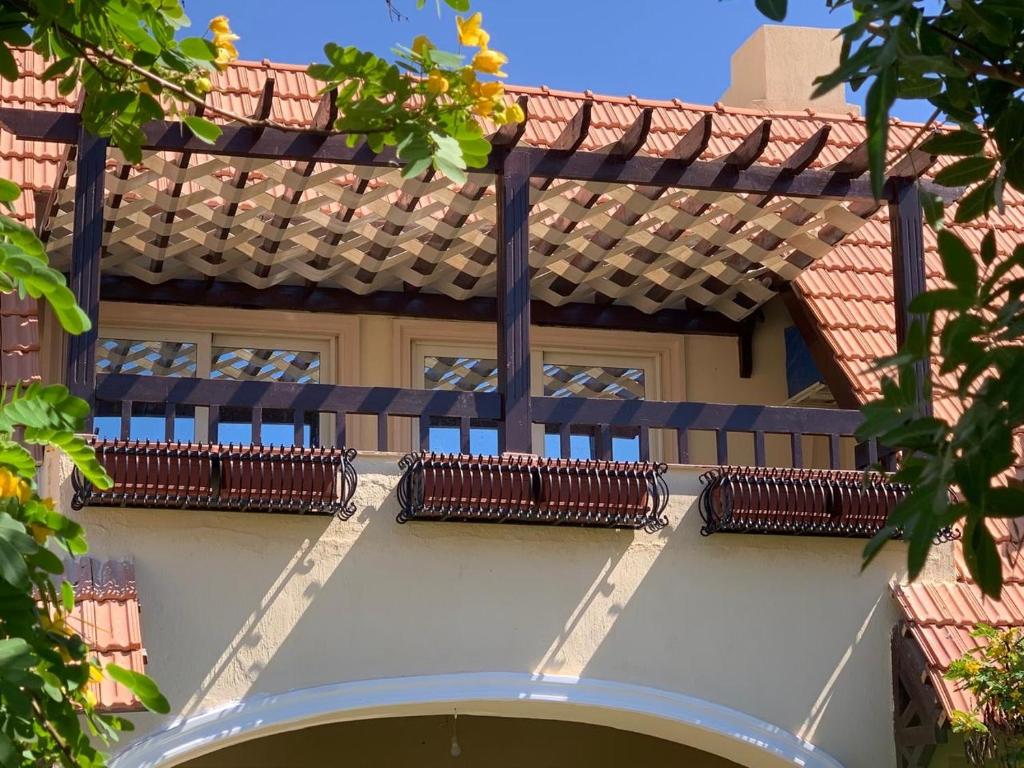 Μπαλκόνι ή βεράντα στο Twin house Marseilia beach 3 north coast with golf car