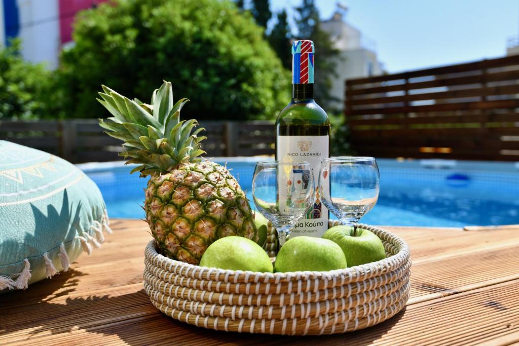 Nápoje v ubytovaní Dionysus seaside villa