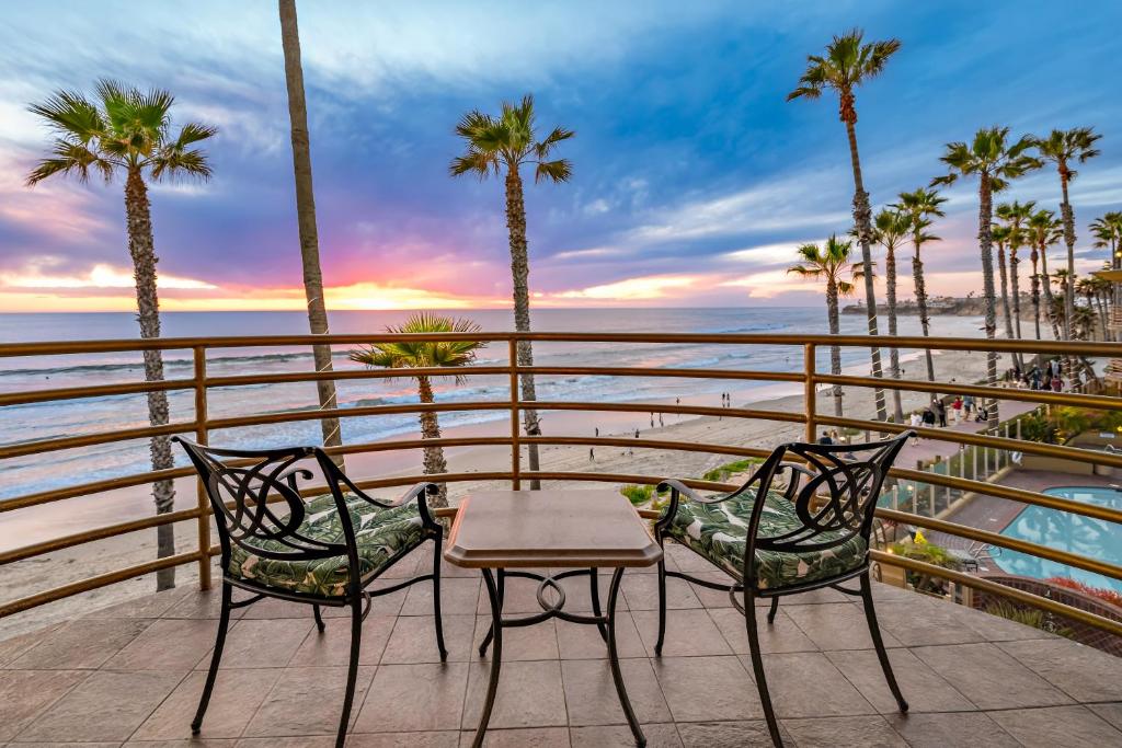 Pacific Terrace Hotel photo