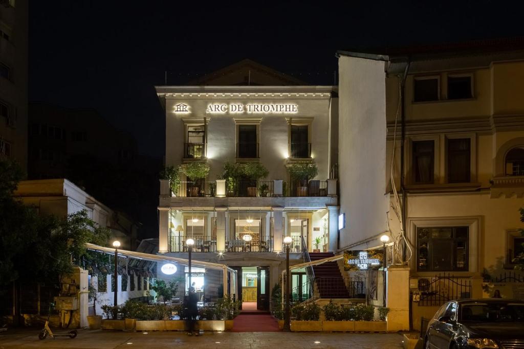 Το κτήριο όπου στεγάζεται  το διαμέρισμα