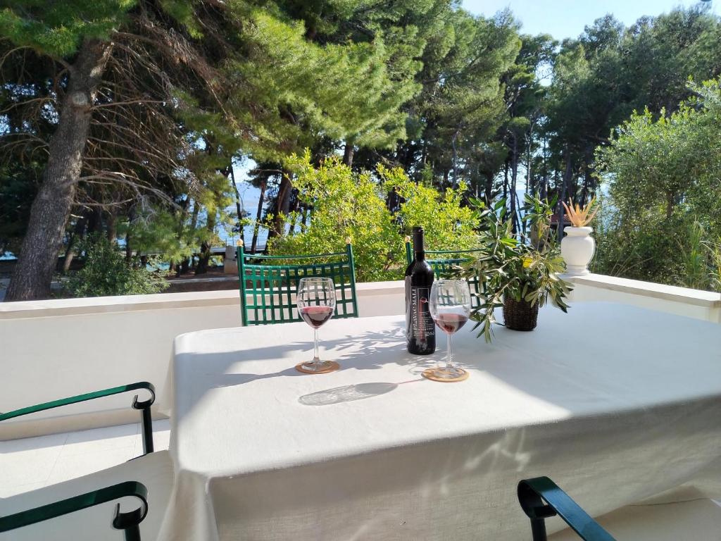 Balkón nebo terasa v ubytování Beachfront apartment Suncana