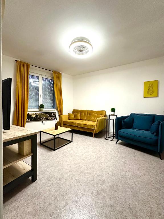 Le numéro 14 - Three-Bedroom House