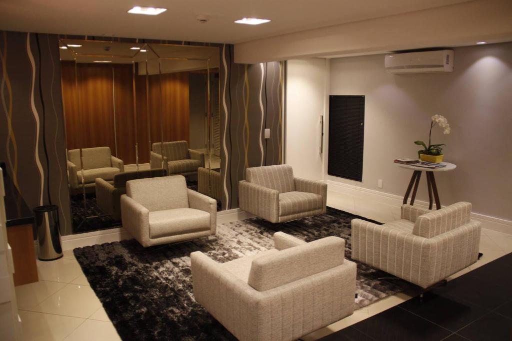  Summit Millian Hotel