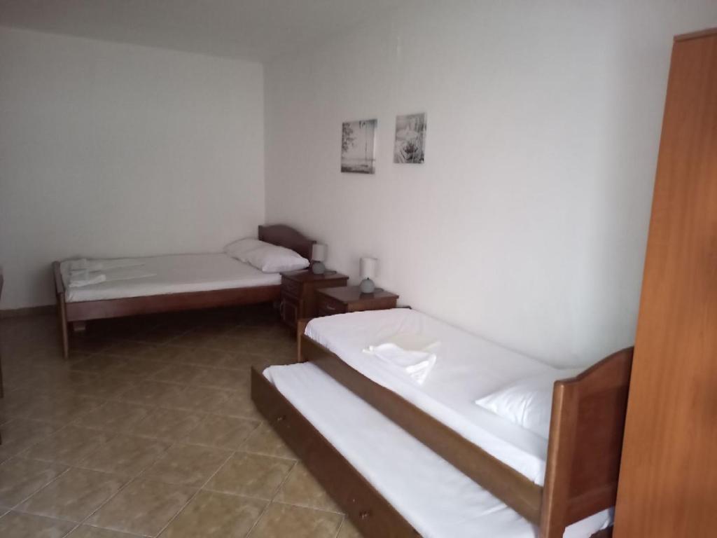 Apartments Normannia - Quadruple Room With Balcony