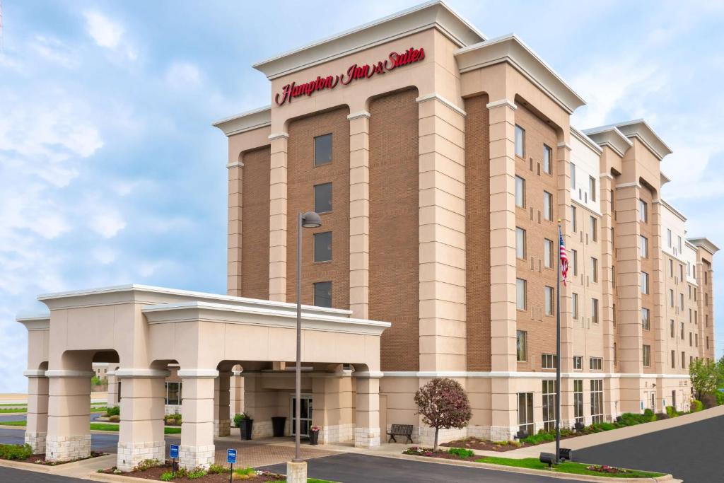 a rendering of the hampton inn and suites at Hampton Inn & Suites Cleveland-Beachwood in Beachwood