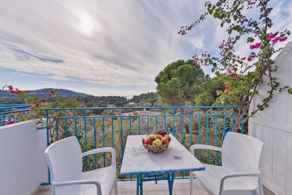 Balkon atau teras di Aelia Studios
