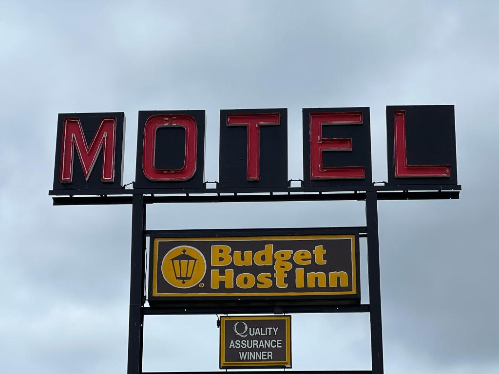 a large sign for a burger hoc inn at Budget Host Inn - Emporia in Emporia