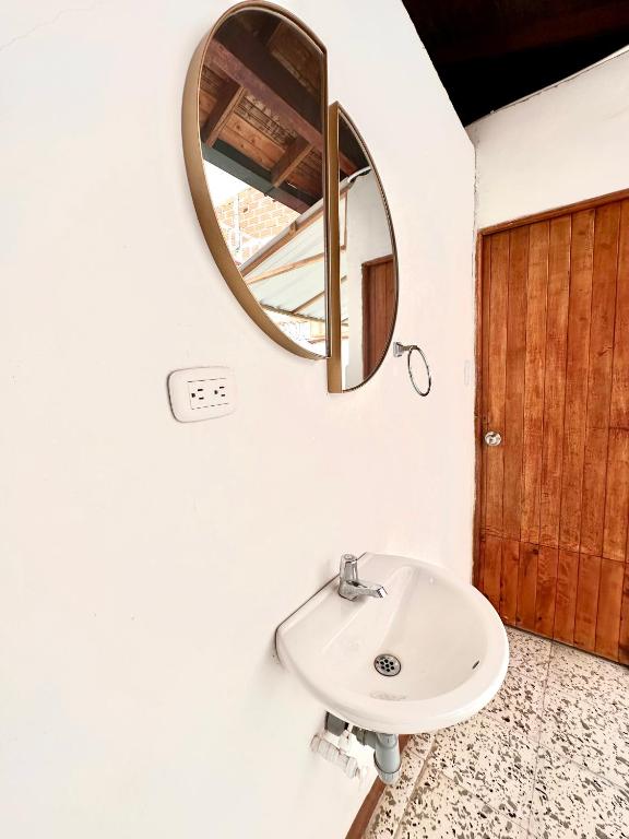 Koupelna v ubytování Casa Blanca Hostal