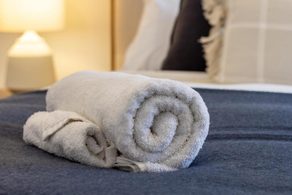 Stylish 3 Bedroom Home in Prime City with Garage - Resim 26