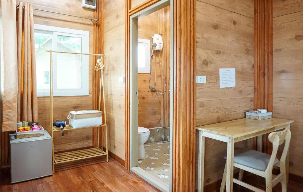 Koupelna v ubytování Beung Sampathuan Nakornchaisri Resort