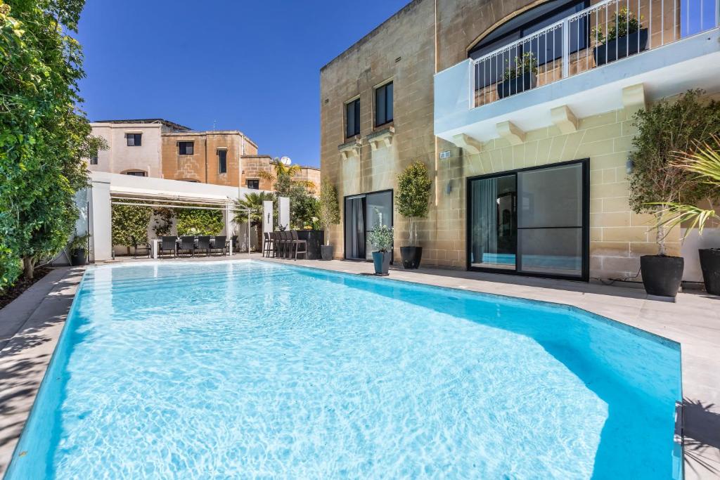 Luxurious Villa 5 BR, Pool, 3min from St Julian's