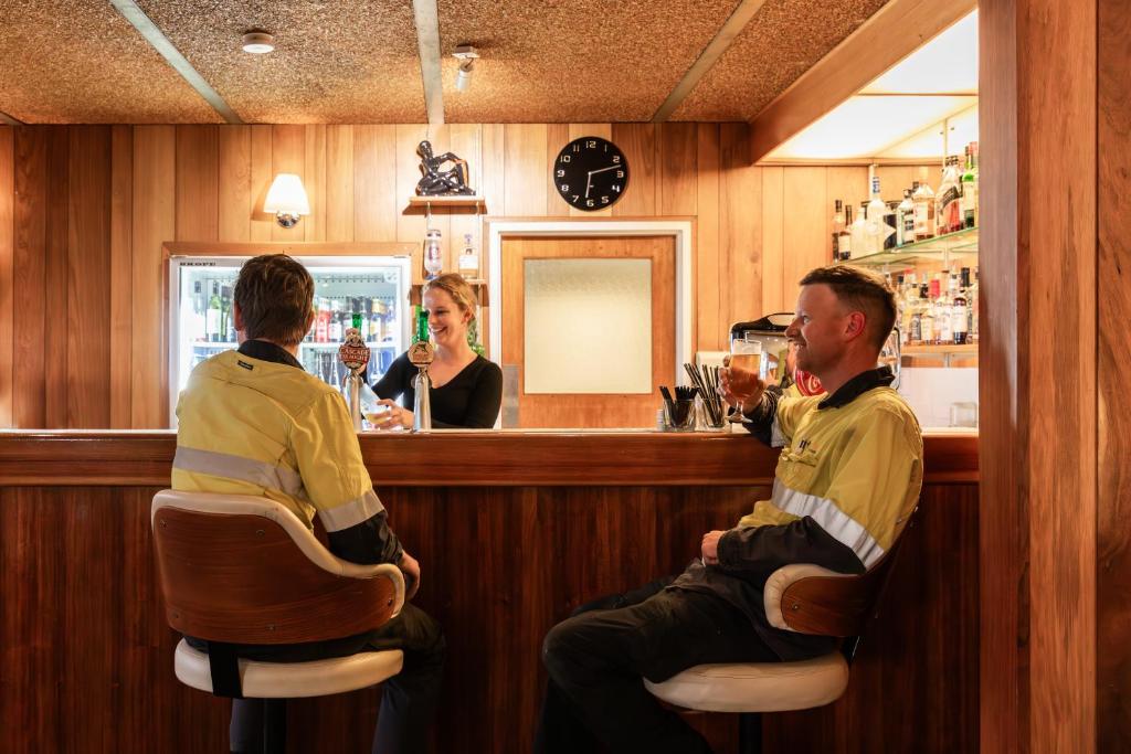 Riverfront Motel & Restaurant - Resim 4