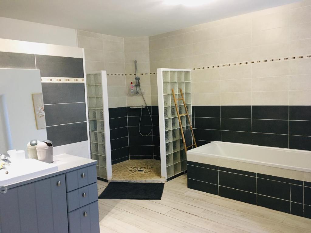 Les chambres d'Ursule - Double Room With Private Bathroom