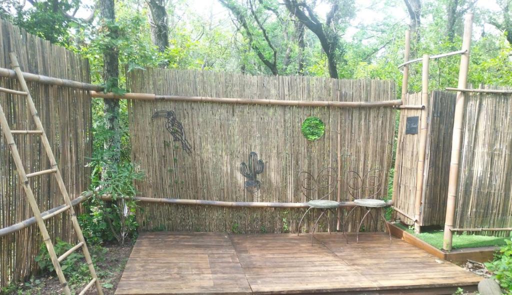 Zahrada ubytování Évasion en pleine nature, Tipi insolite et Jacuzzi au Pont du Gard !