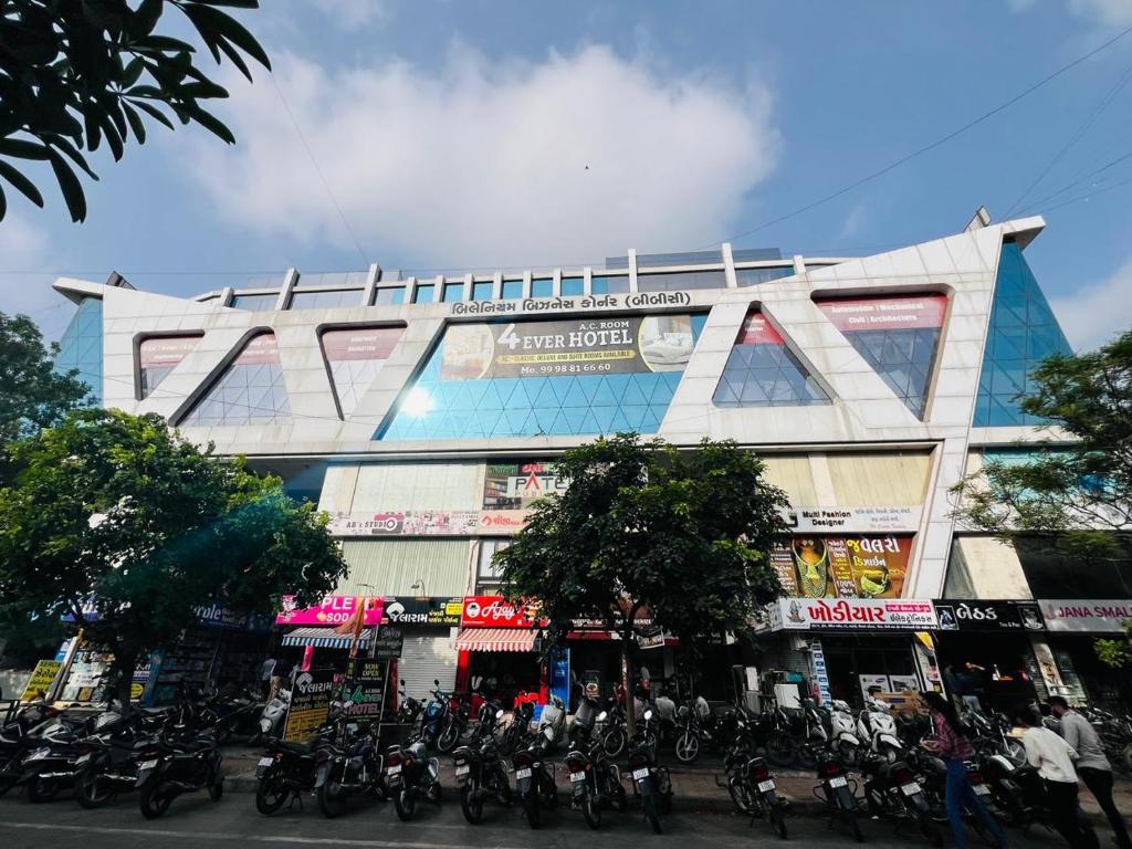 4 Ever Hotel ,Surat
