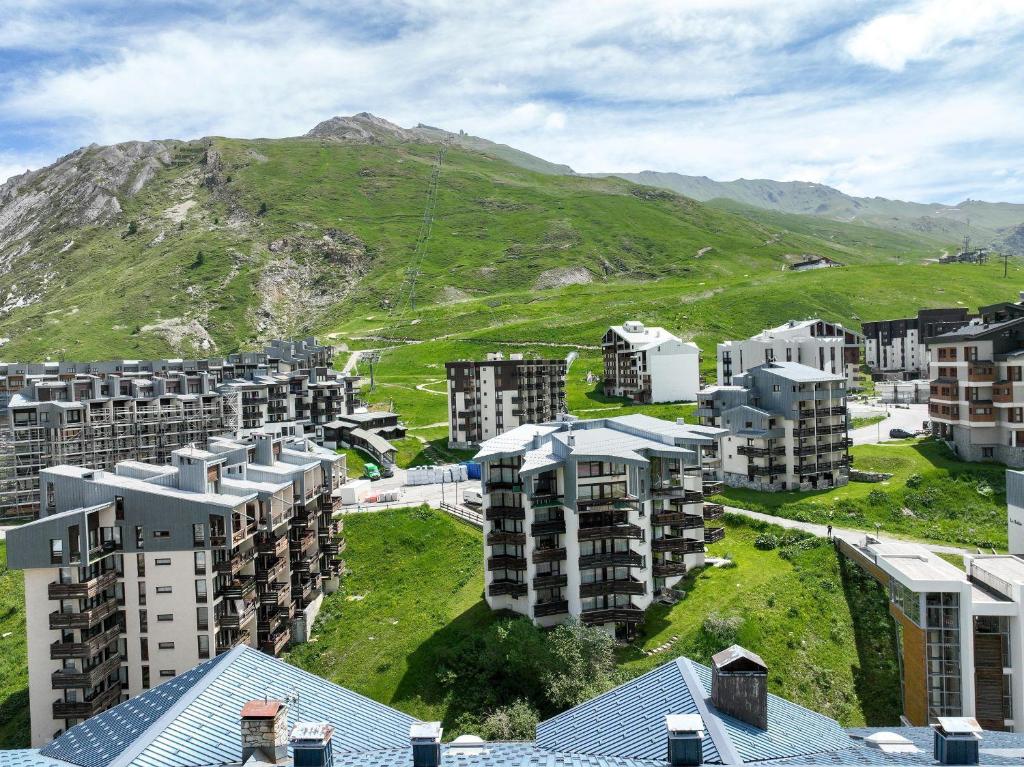 Nespecifikovaný výhled na hory nebo výhled na hory při pohledu z hotelu