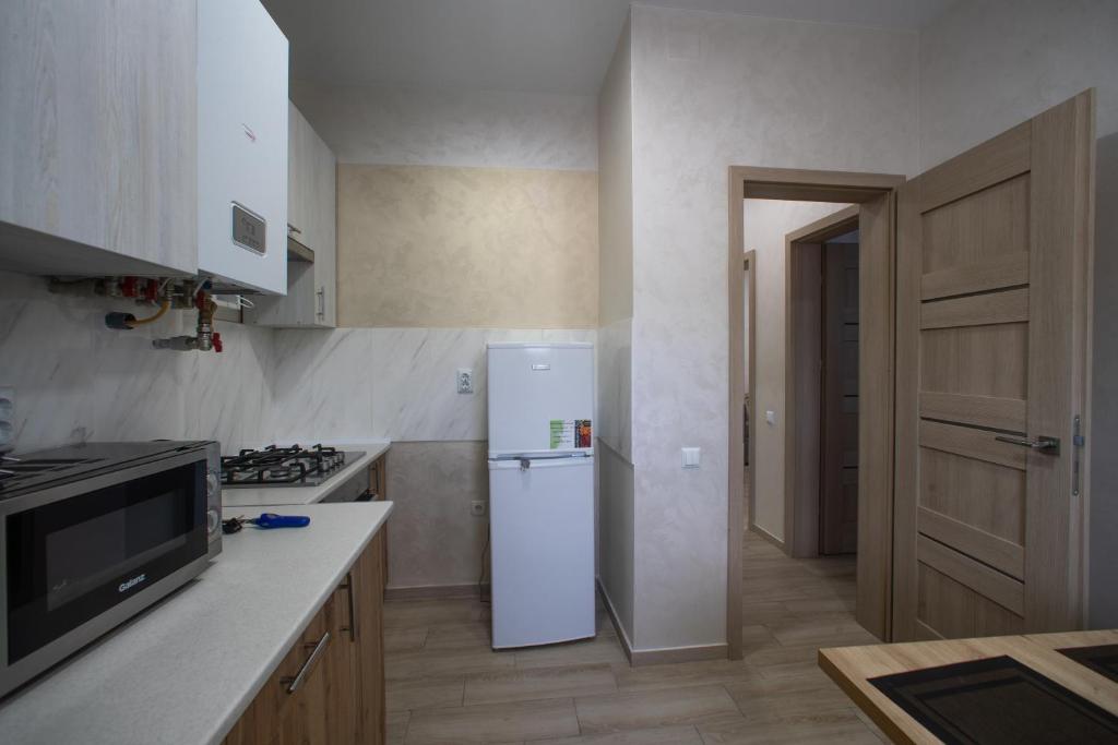 Apartments U Ratushi - Apartamento De Tres Habitaciones Con Balcón